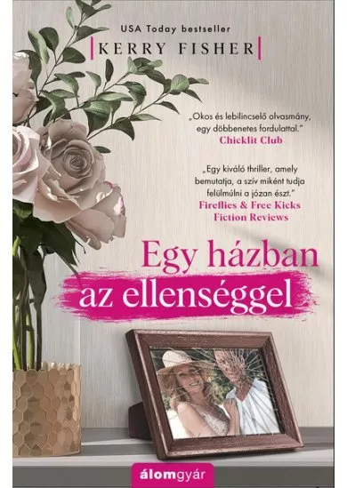 Egy házban az ellenséggel