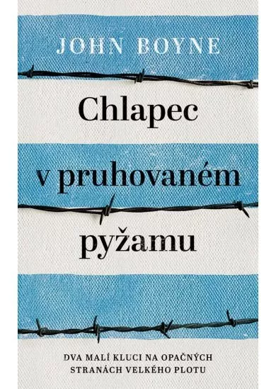 Chlapec v pruhovaném pyžamu